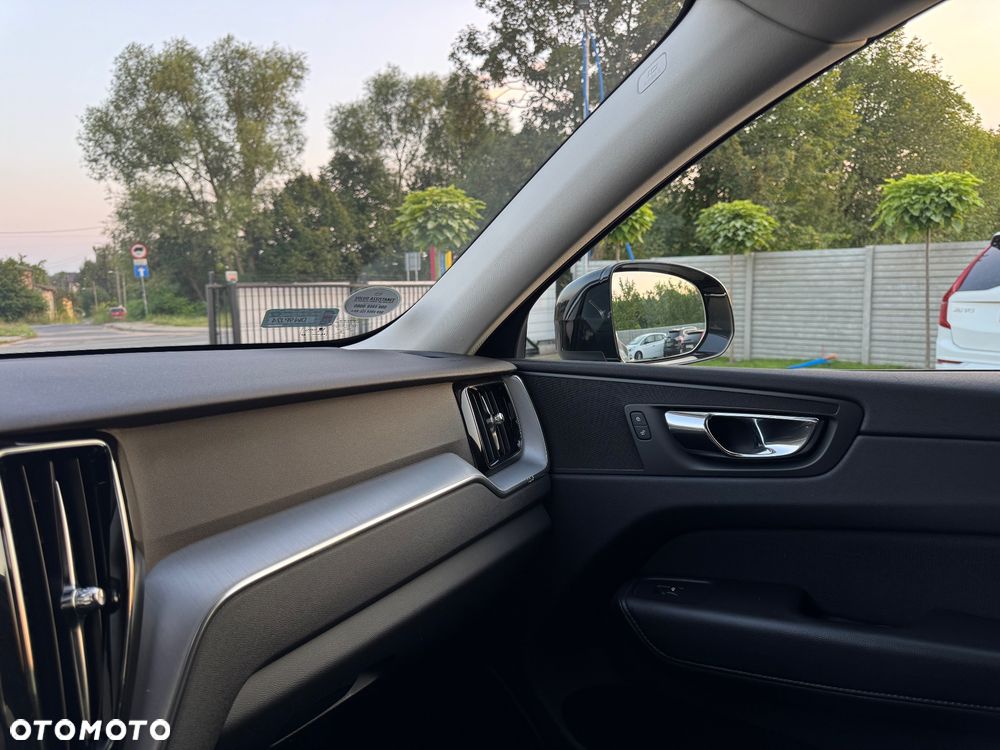 Volvo XC 60 D4 SCR AWD Momentum - 23