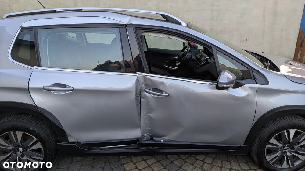 Peugeot 2008 1.6 BlueHDi Allure - 30