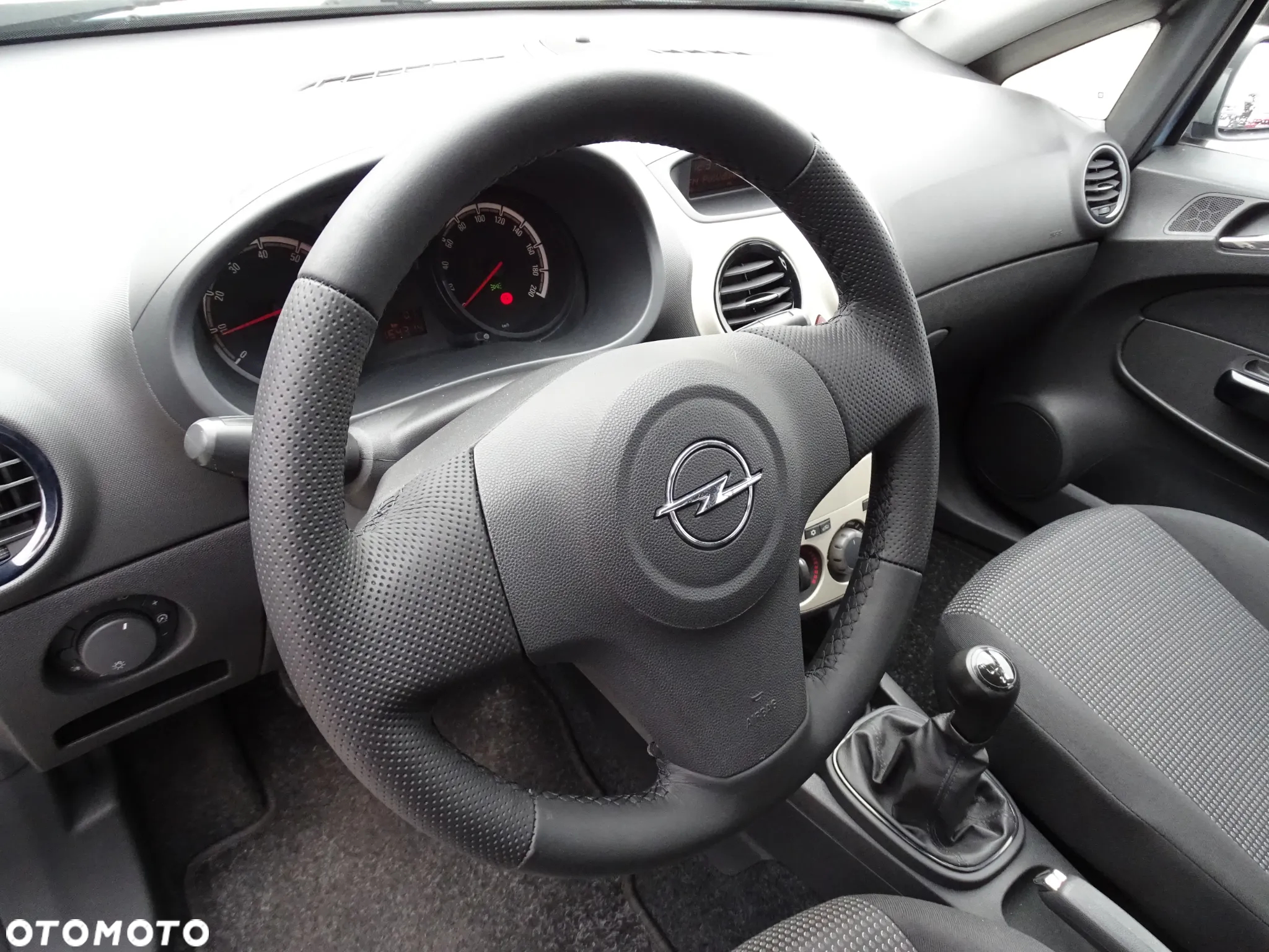 Opel Corsa - 28