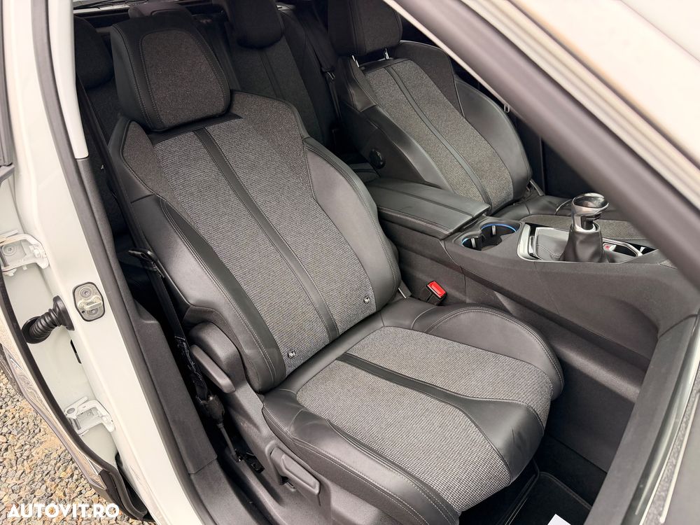 Peugeot 3008 PureTech 130 Stop & Start GPF Allure - 25