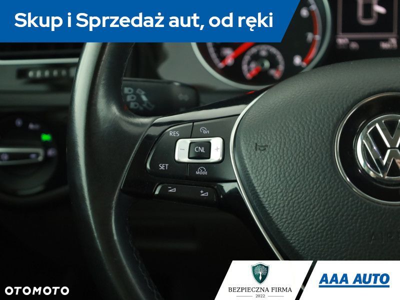 Volkswagen Golf - 15