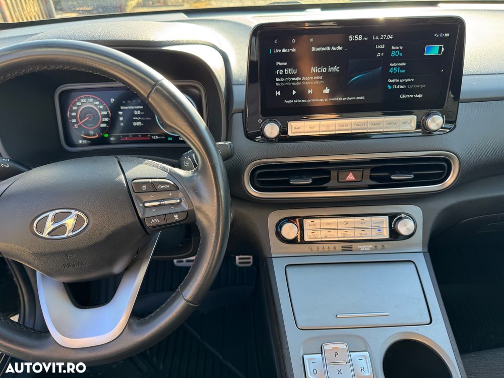 Hyundai KONA - 8