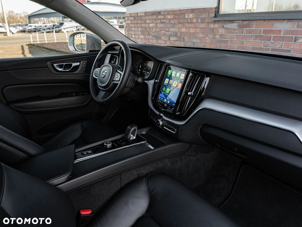 Volvo XC 60 B4 D Geartronic Momentum Pro - 24