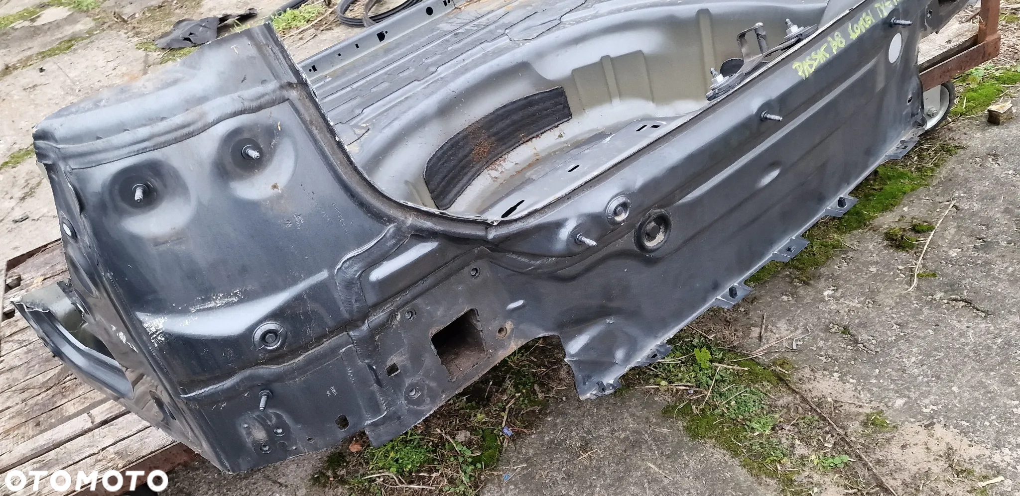 PAS TYLNY WANNA VW PASSAT B8 KOMBI - 4
