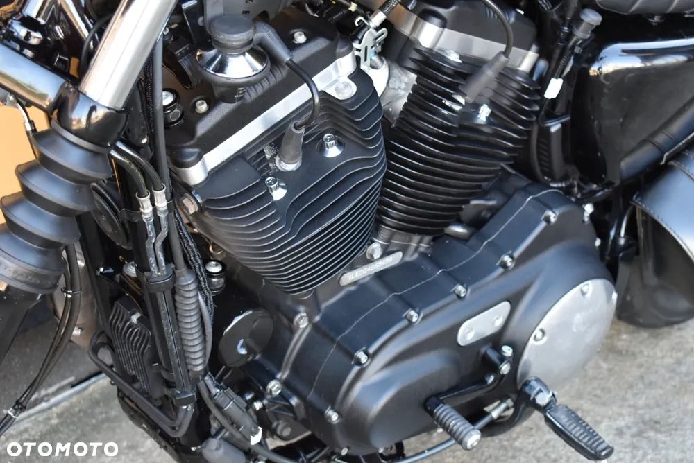 Harley-Davidson Sportster Iron 883 - 38