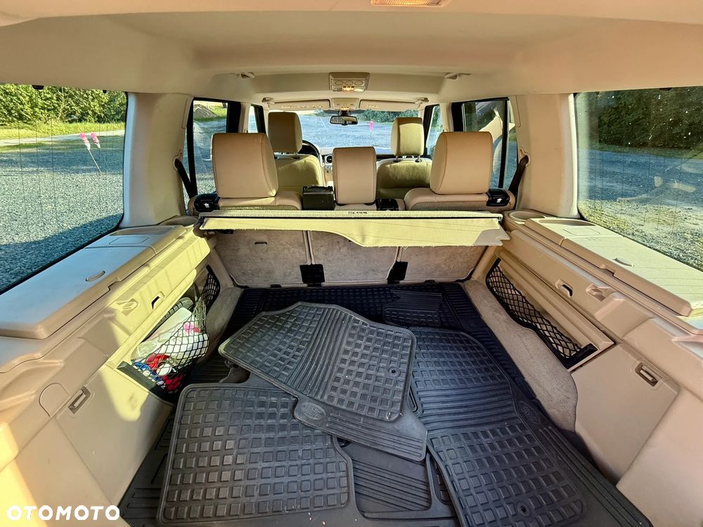Land Rover Discovery 3.0D V6 HSE - 11