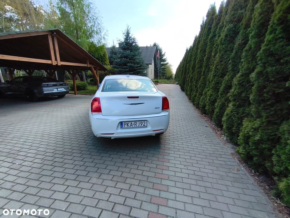 Chrysler 300 - 8