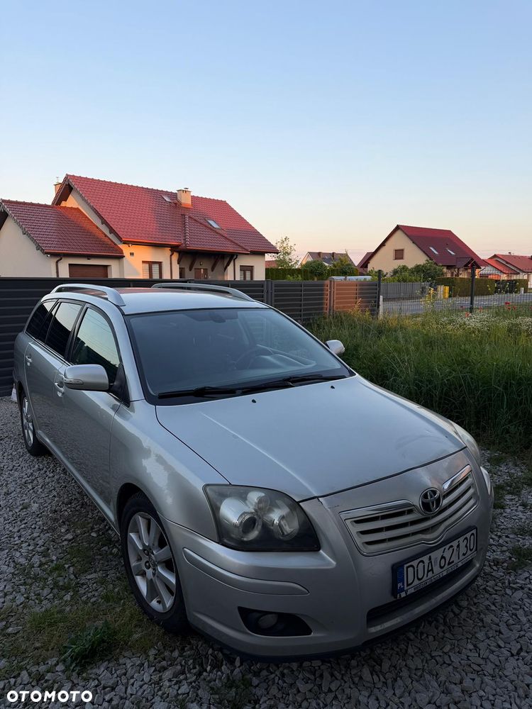Toyota Avensis 1.8 VVT-i Luna - 1