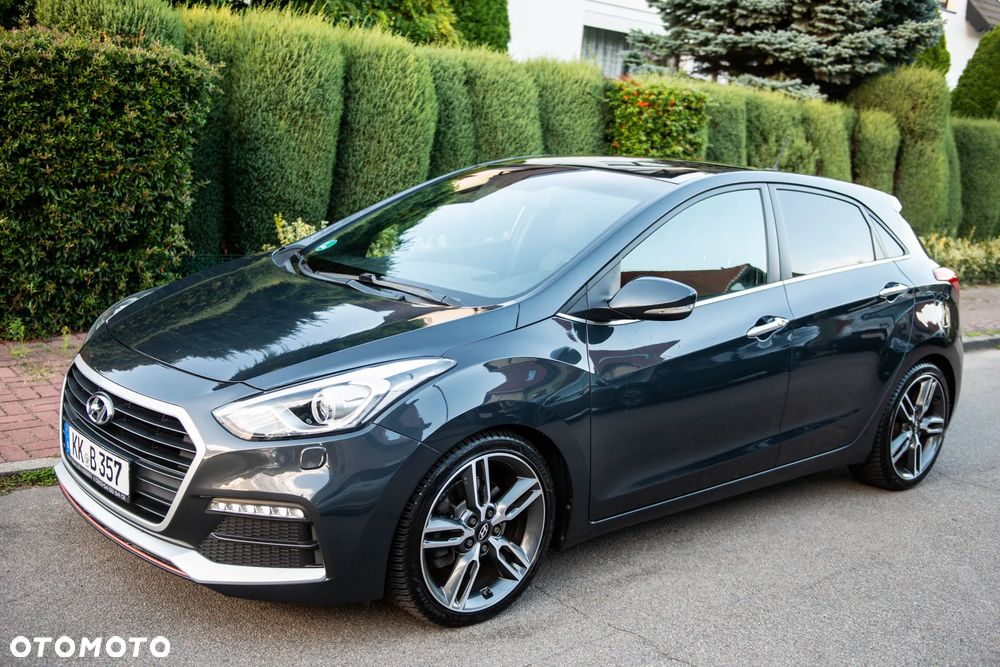 Hyundai i30 1.6 GDI Turbo Luxury - 10