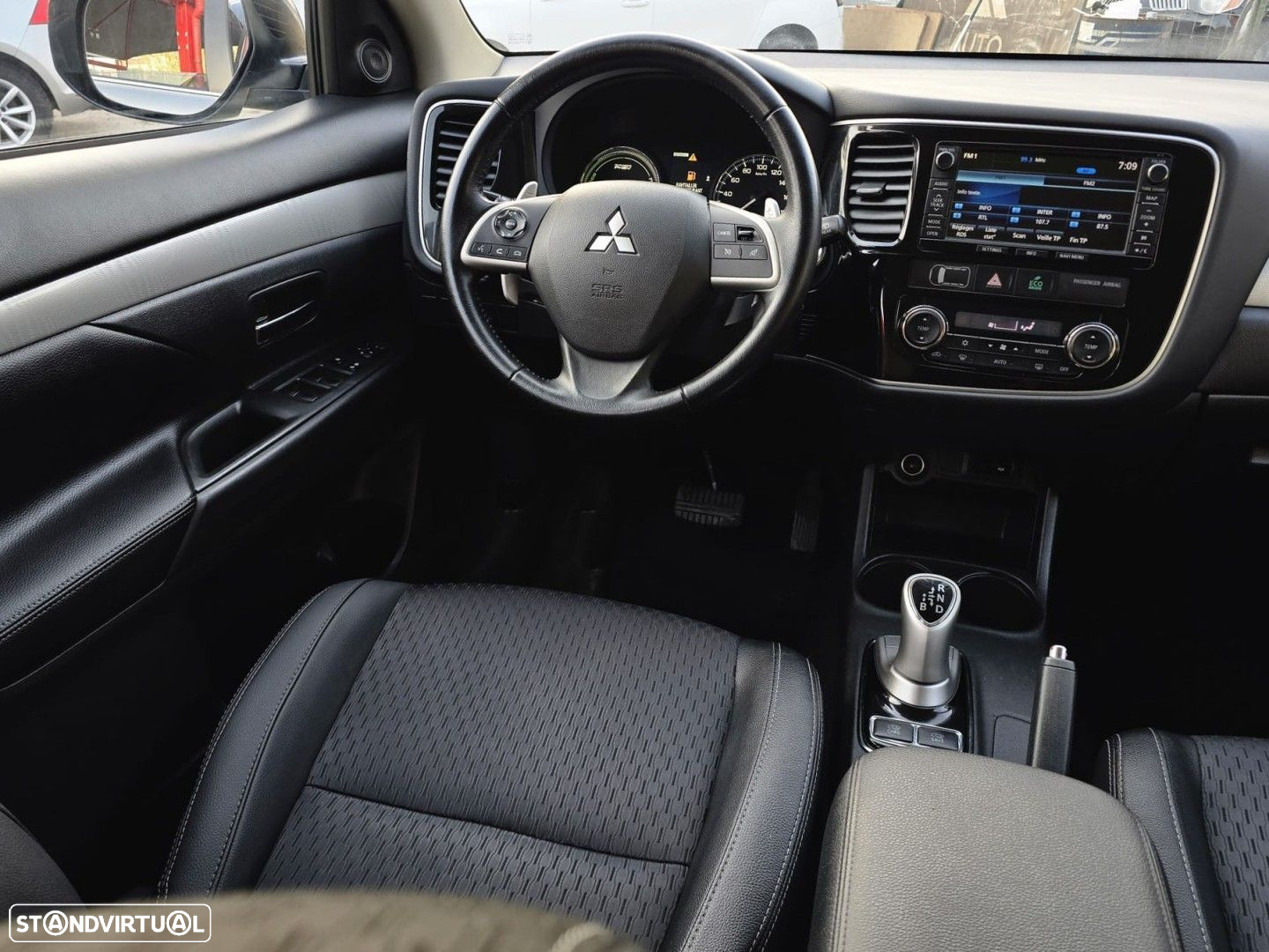 Mitsubishi Outlander 2.0 MIVEC Intense+ - 16