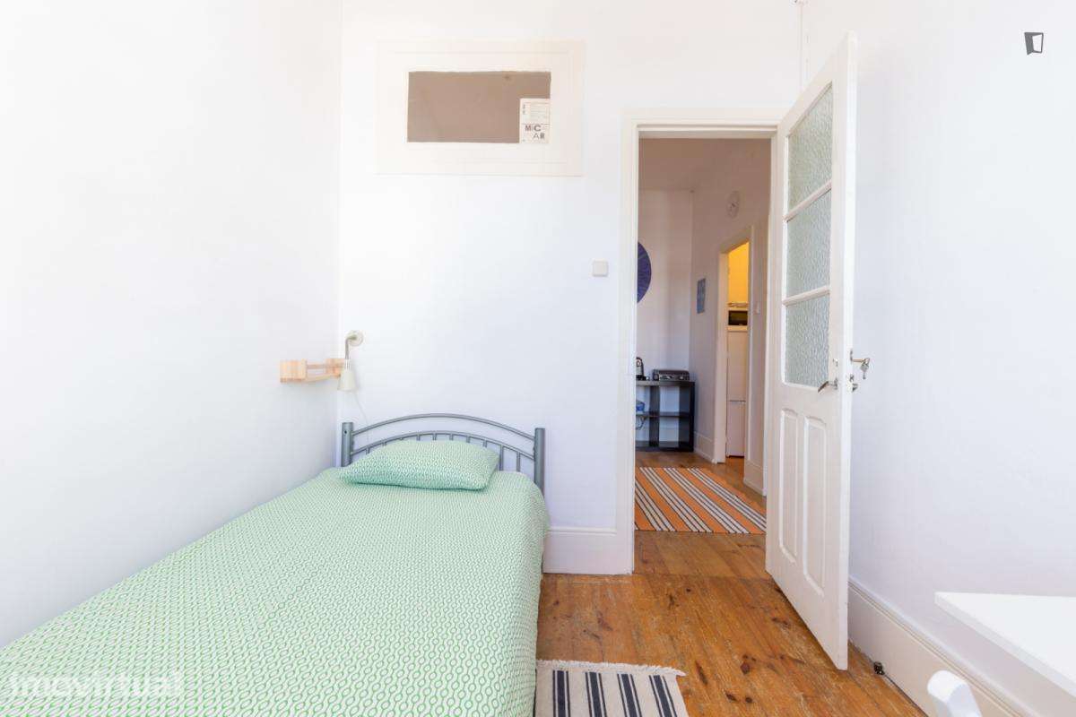 Quarto - localizado em Santo Ildefonso Porto - Grande imagem: 3/14