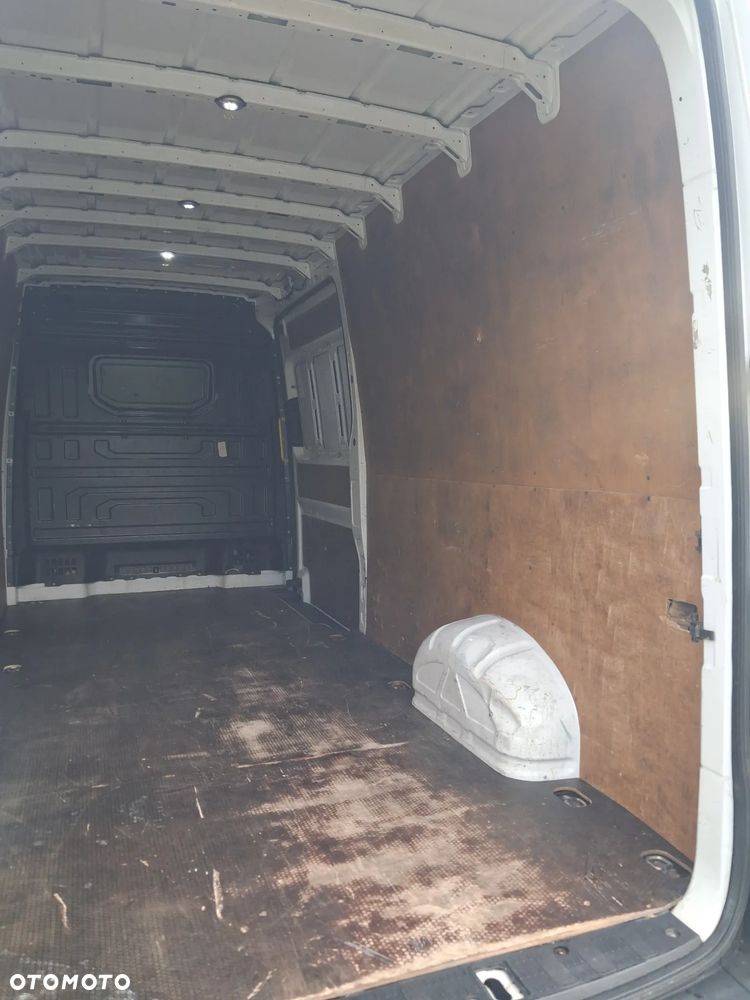 Volkswagen Crafter - 25