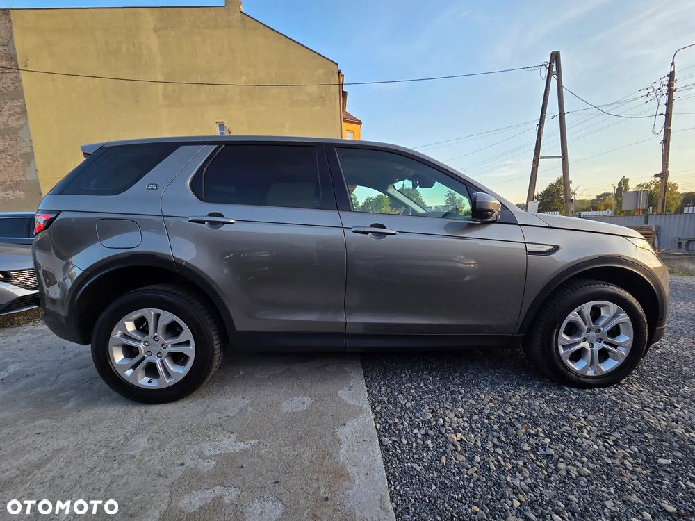 Land Rover Discovery Sport 2.0 D165 mHEV SE - 8
