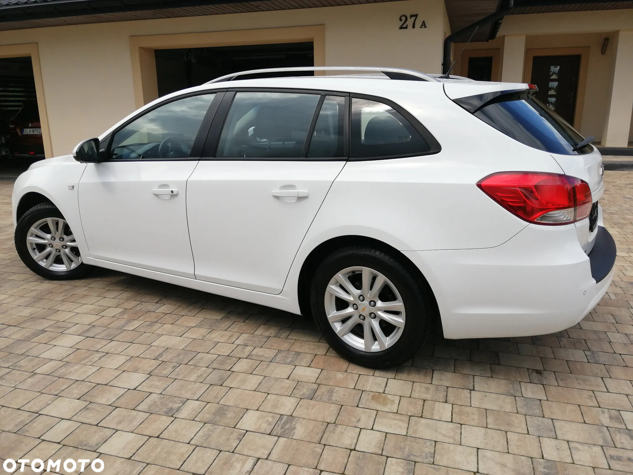 Chevrolet Cruze Station Wagon 1.6 LS - 9
