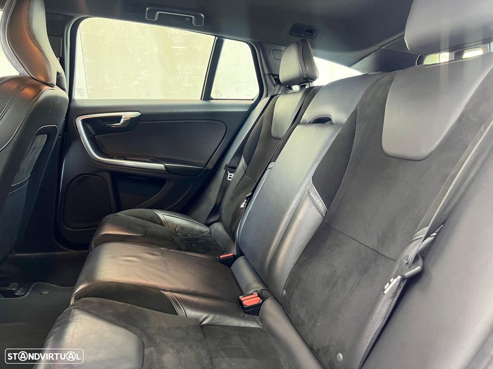 Volvo V60 2.4 D6 R-Design Sum.AWD Phev - 13