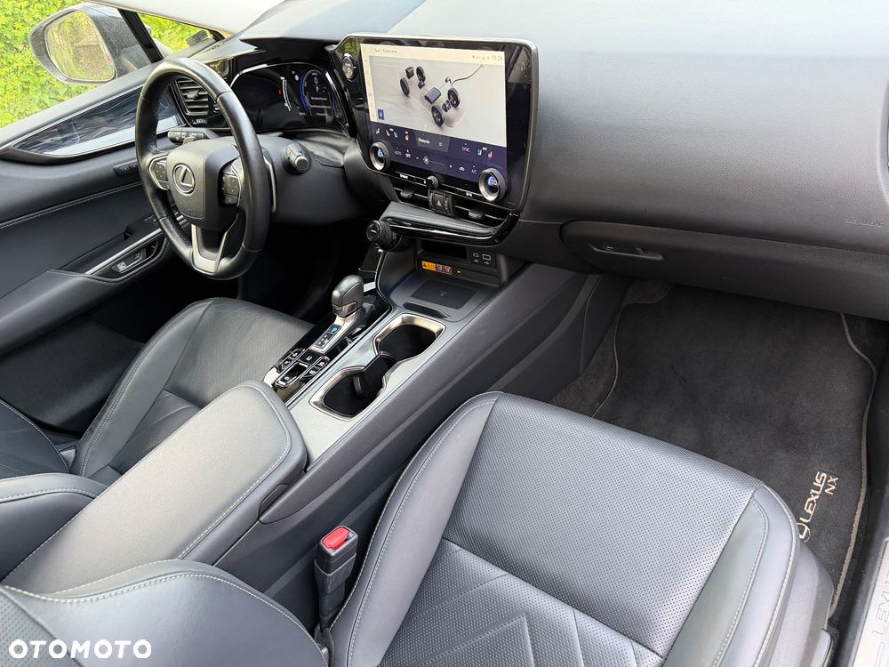 Lexus NX 450h+ Prestige AWD - 32
