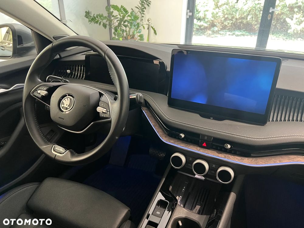 Skoda Superb 2.0 TDI SCR 4x4 L&K DSG - 14