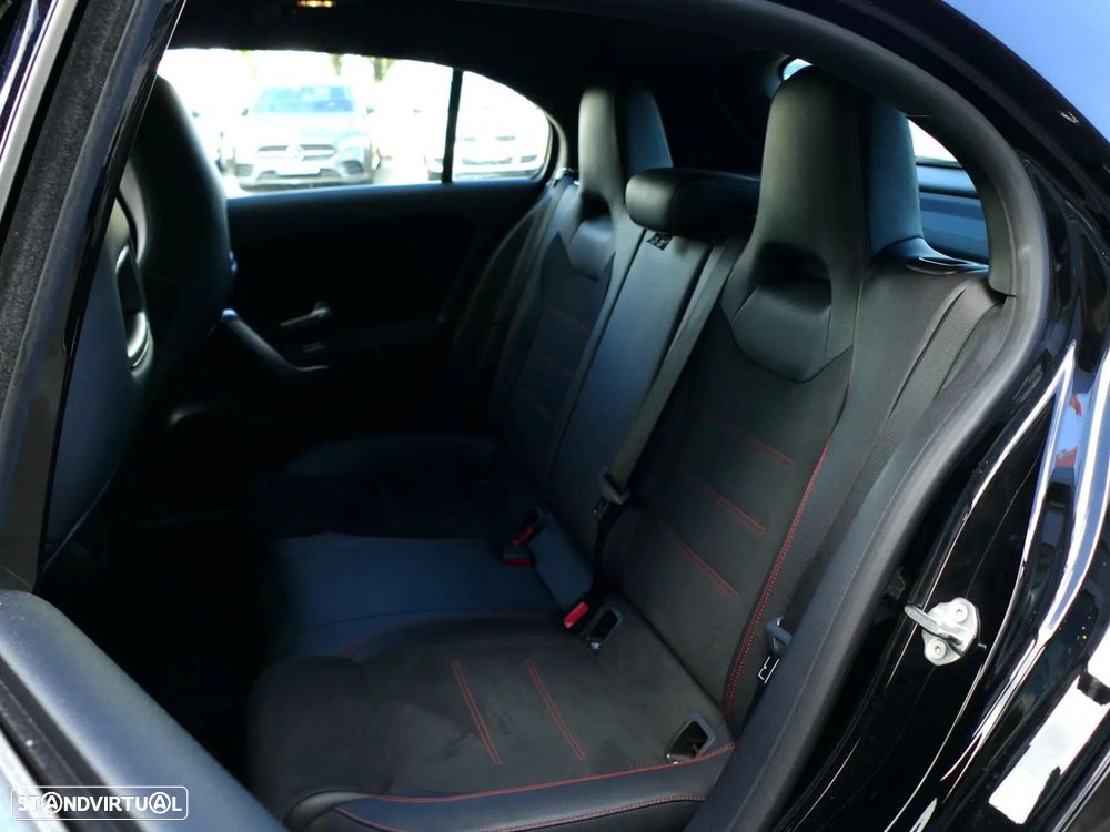 Mercedes-Benz A 180 d AMG Line - 33
