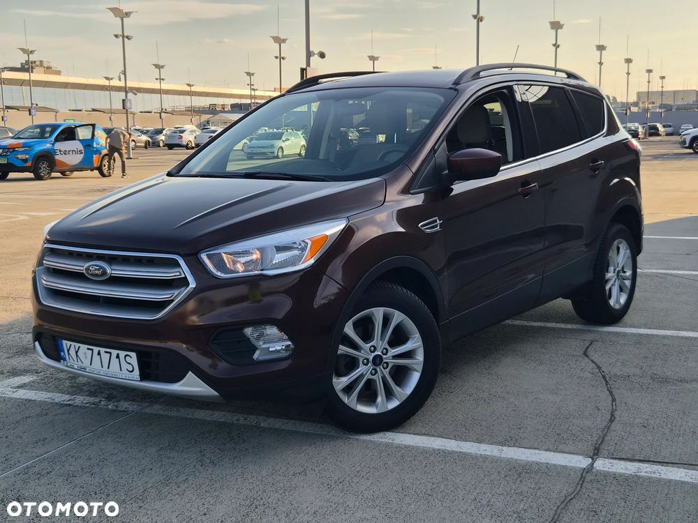 Ford Kuga - 1