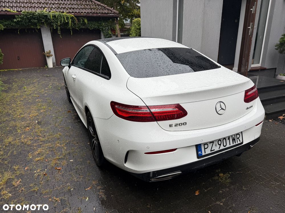 Mercedes-Benz Klasa E 200 Coupe 4-Matic 9G-TRONIC - 3