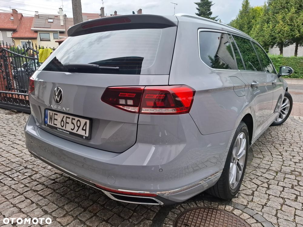 Volkswagen Passat Variant 1.5 TSI EVO Elegance DSG - 9