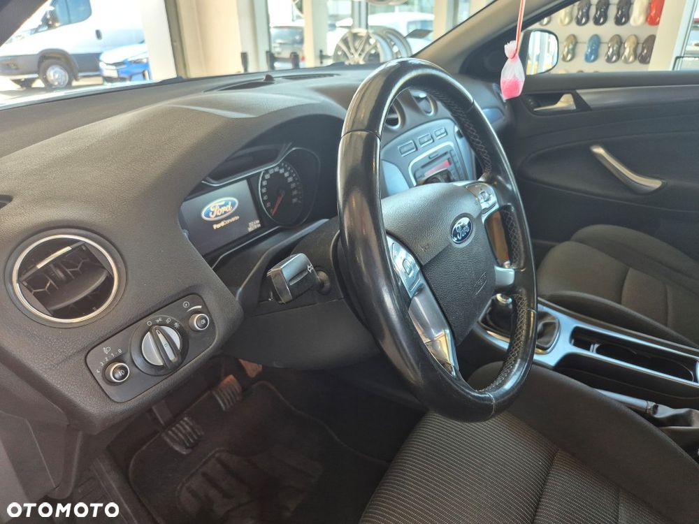 Ford Mondeo 1.6 T Ambiente - 12