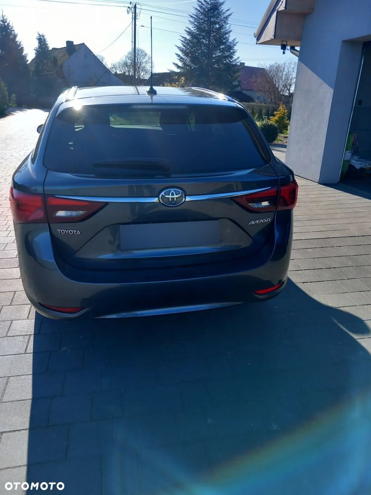 Toyota Avensis - 4