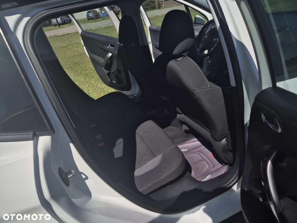 Peugeot 2008 - 8