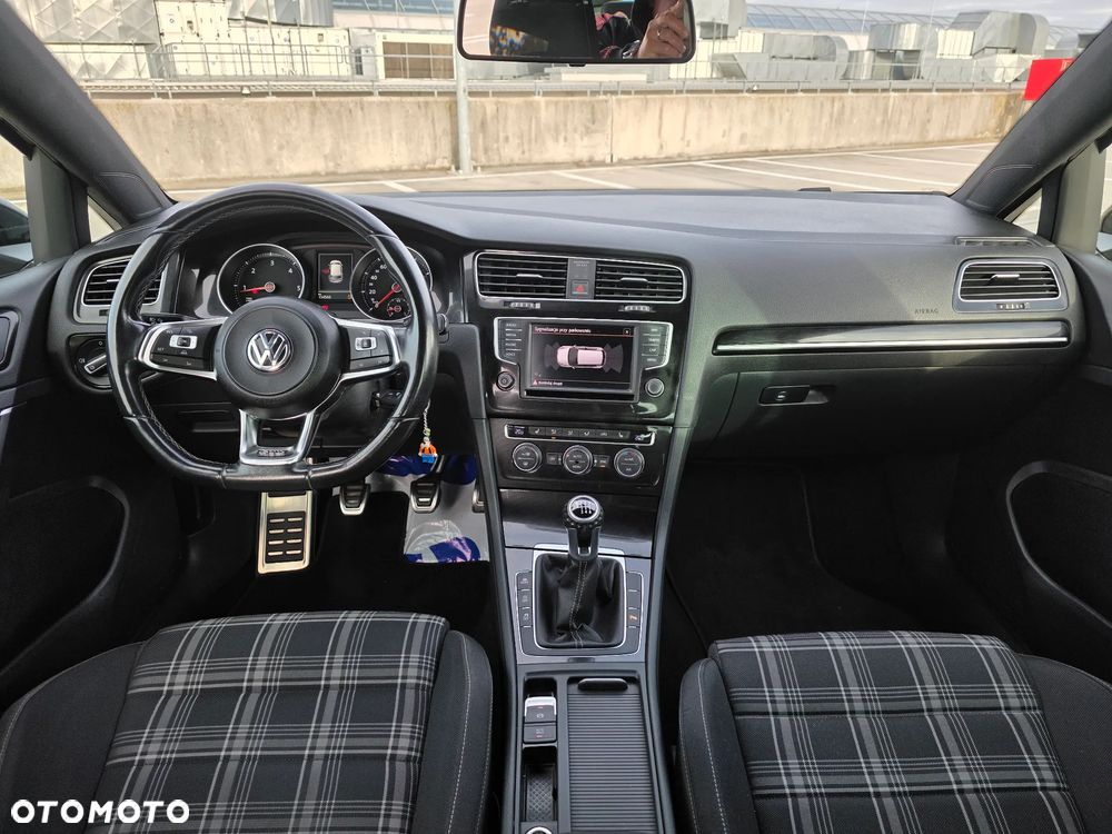 Volkswagen Golf 2.0 TDI BMT GTD - 29