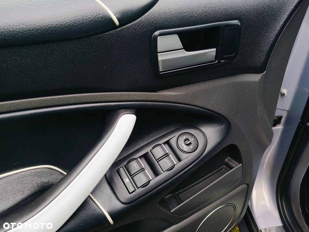 Ford Kuga 2.0 TDCi 4x4 Individual - 27