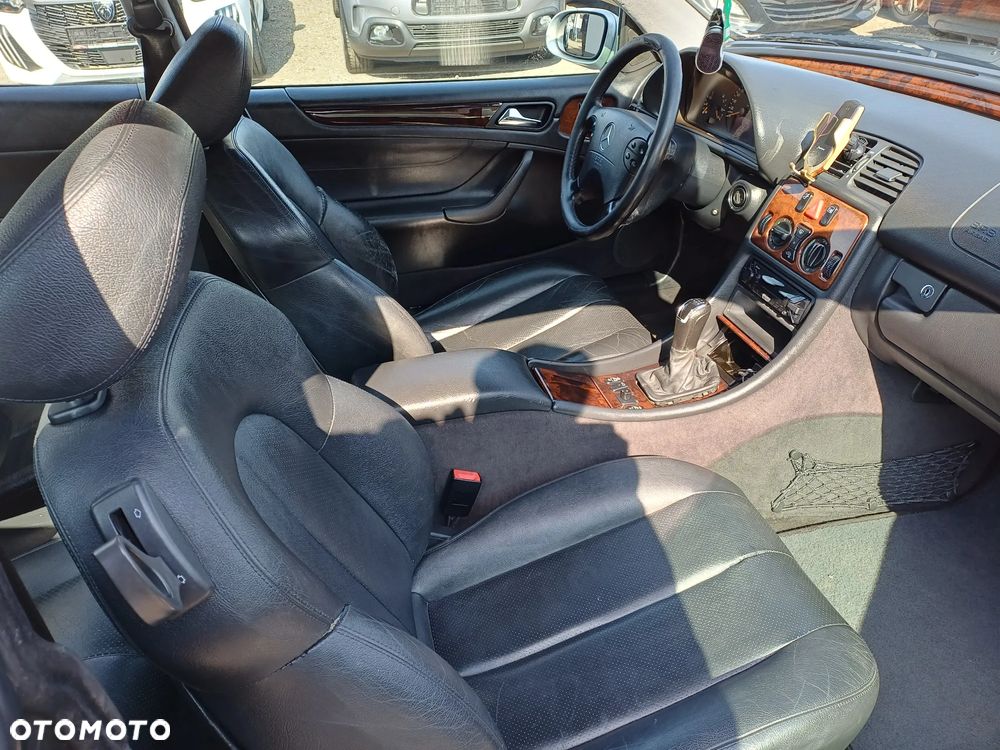 Mercedes-Benz CLK - 11