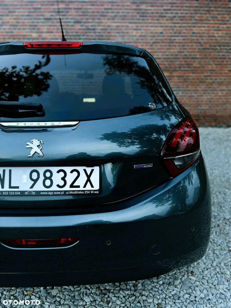 Peugeot 208 - 32