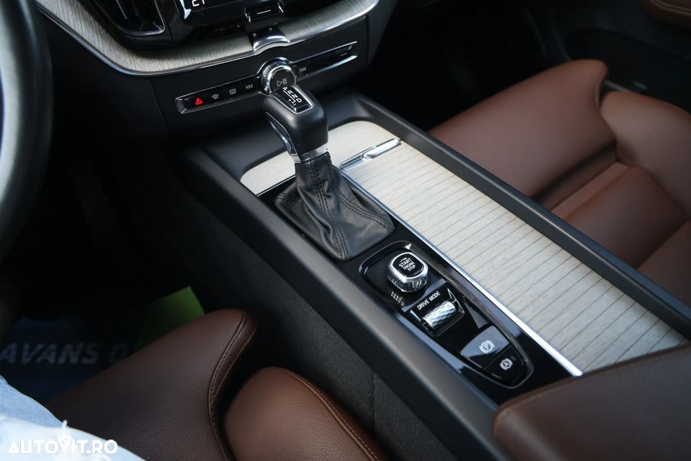 Volvo XC 60 D4 AWD Geartronic Inscription - 27