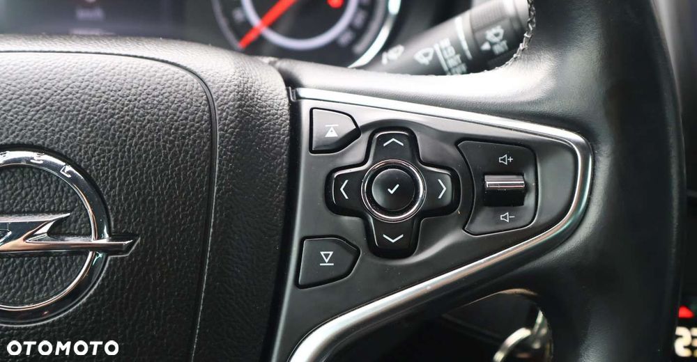 Opel Insignia - 15