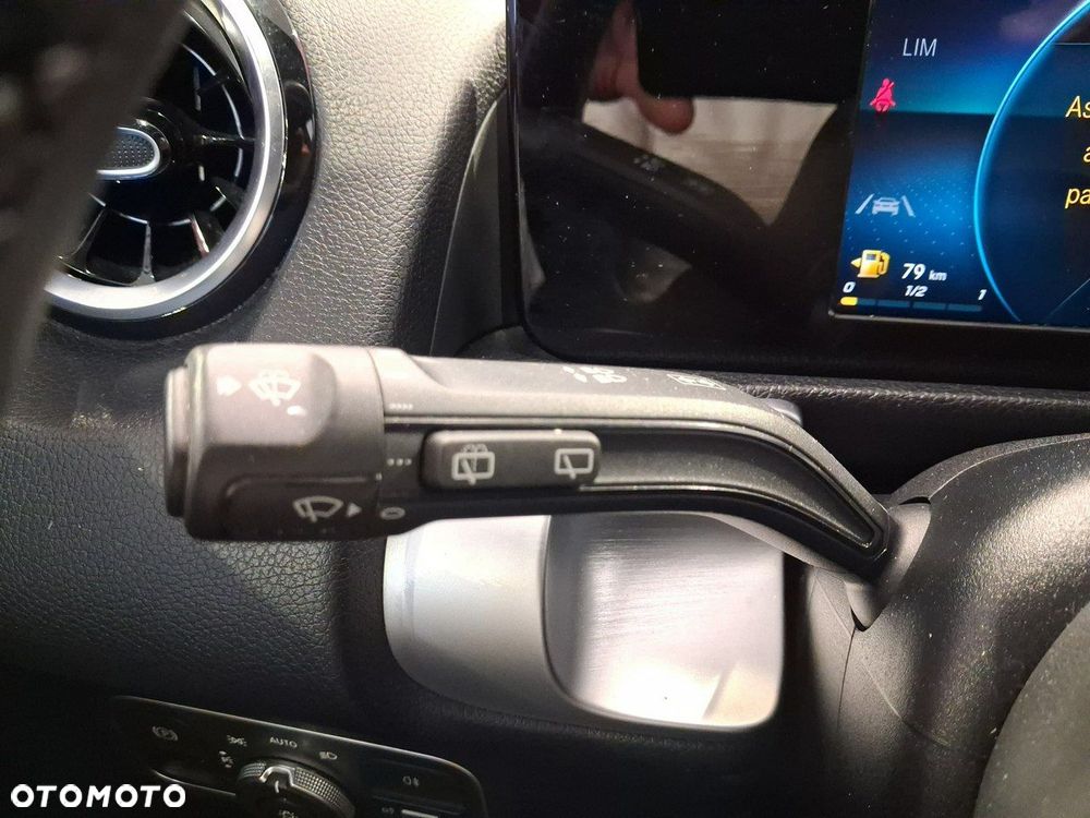 Mercedes-Benz GLB - 22