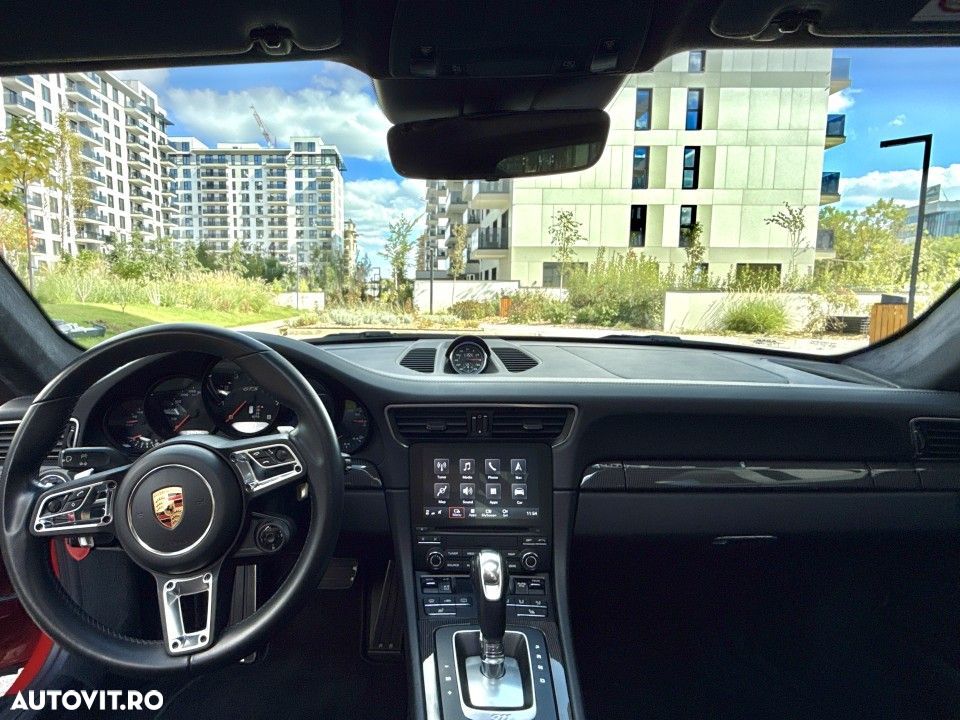 Porsche 911 Carrera GTS PDK - 17