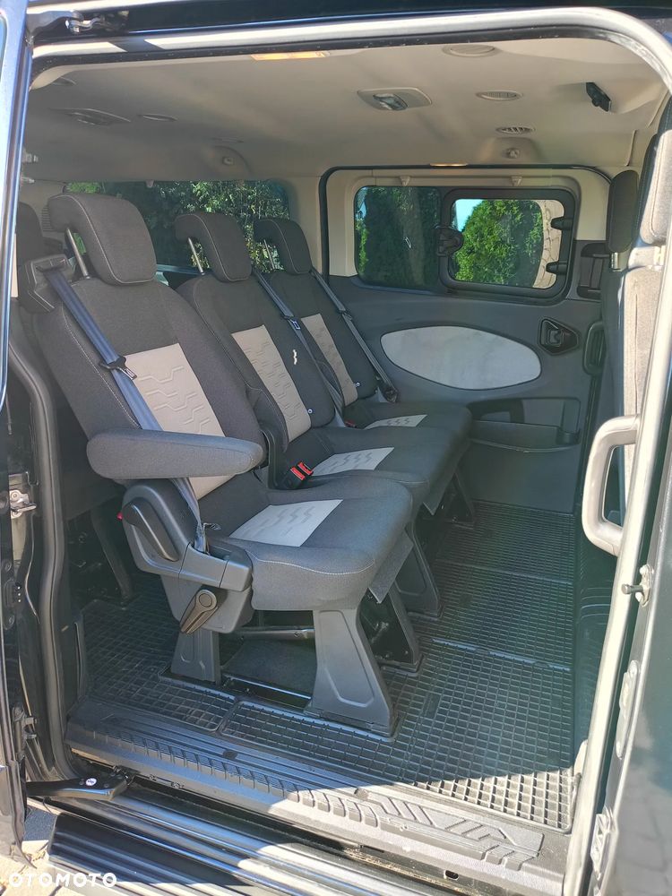 Ford Tourneo Custom - 8