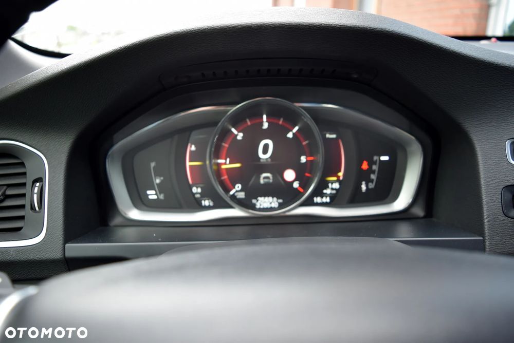 Volvo V60 Cross Country D3 Drive-E Summum - 22