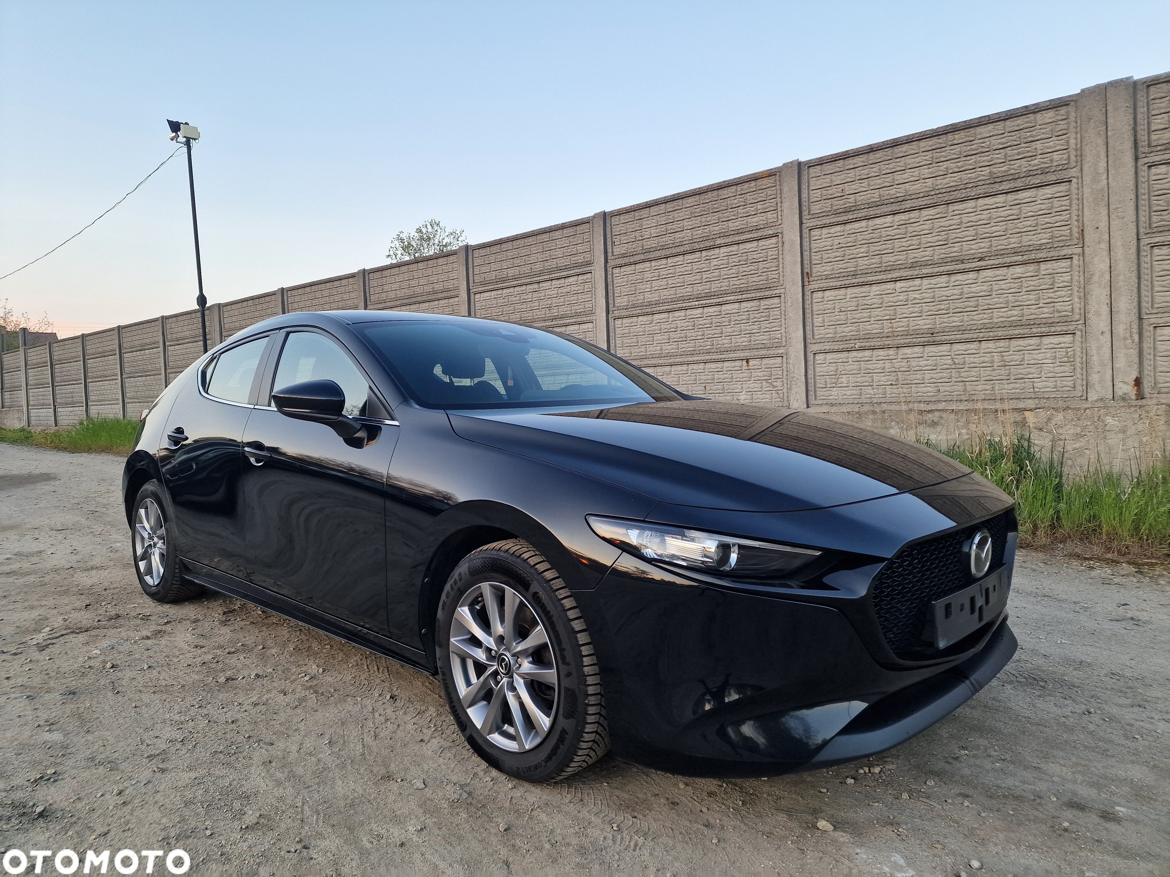 Mazda 3 e-SKYACTIV-G 2.0 M HYBRID - 1