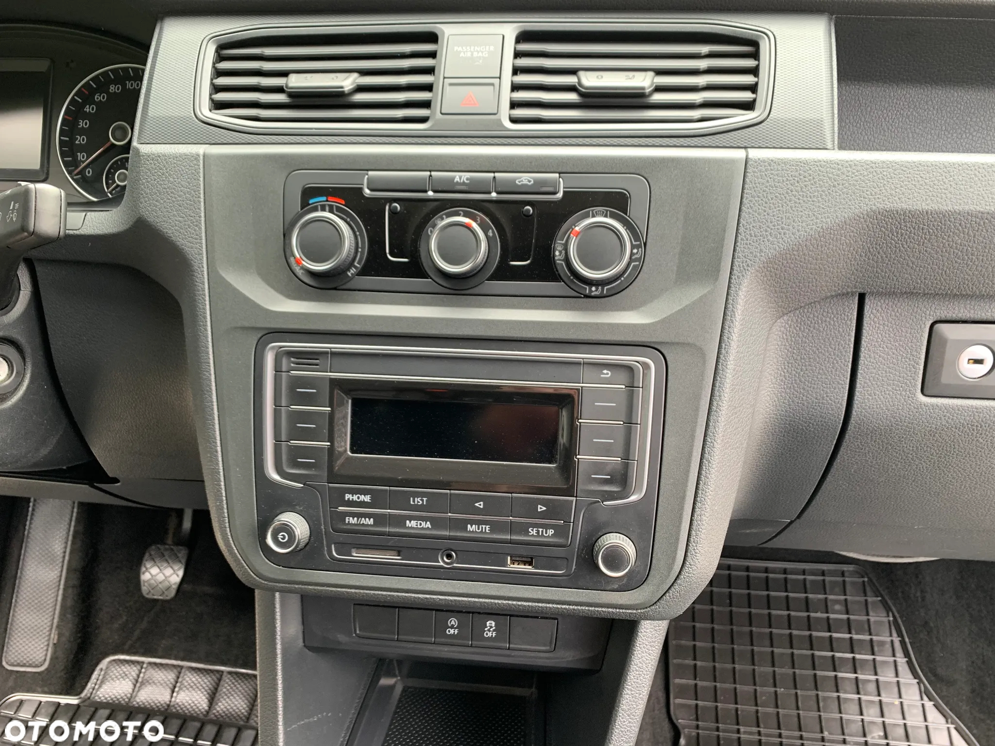 Volkswagen CADDY 2.0TDI 102KM SALON POLSKA SERWISOWANY W ASO VW BARDZO ZADBANY JEDEN WŁAŚCICIEL JAK NOWY - 15