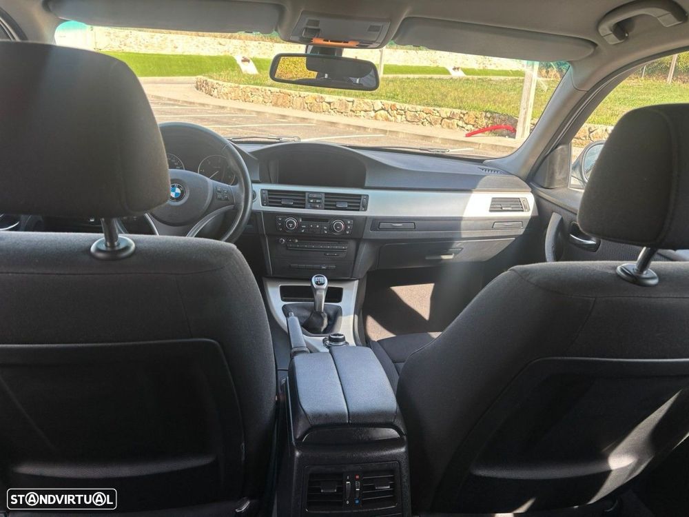 BMW 320 d Touring Navigation - 7