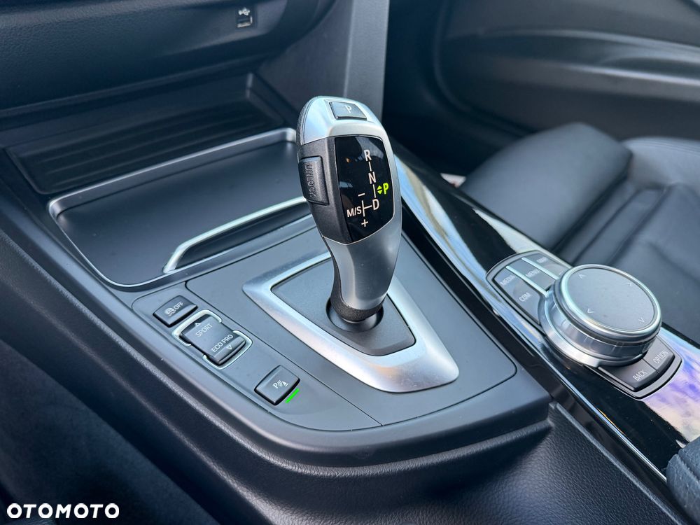 BMW Seria 3 318i GPF M Sport Shadow - 23