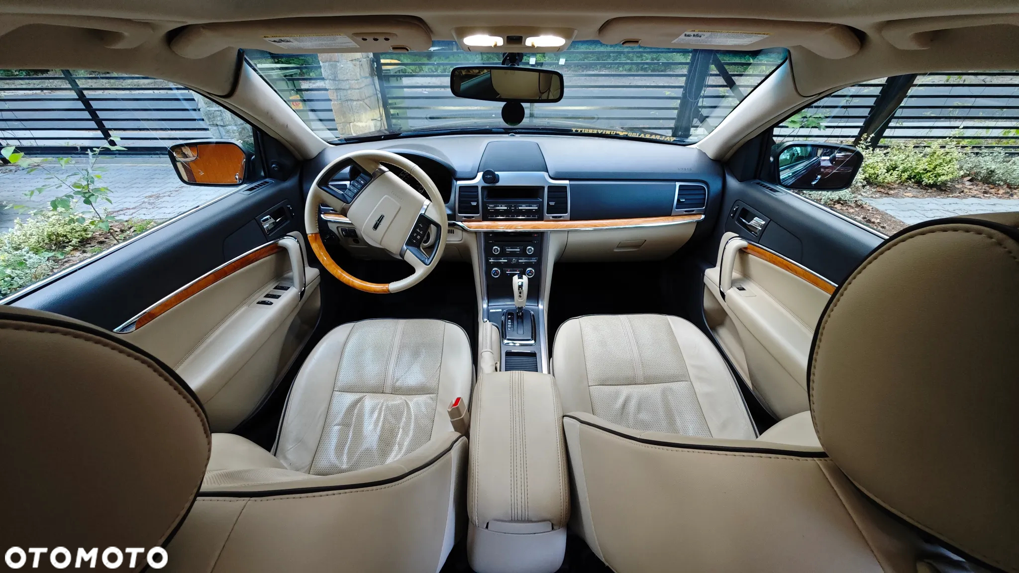 Lincoln MKZ - 12