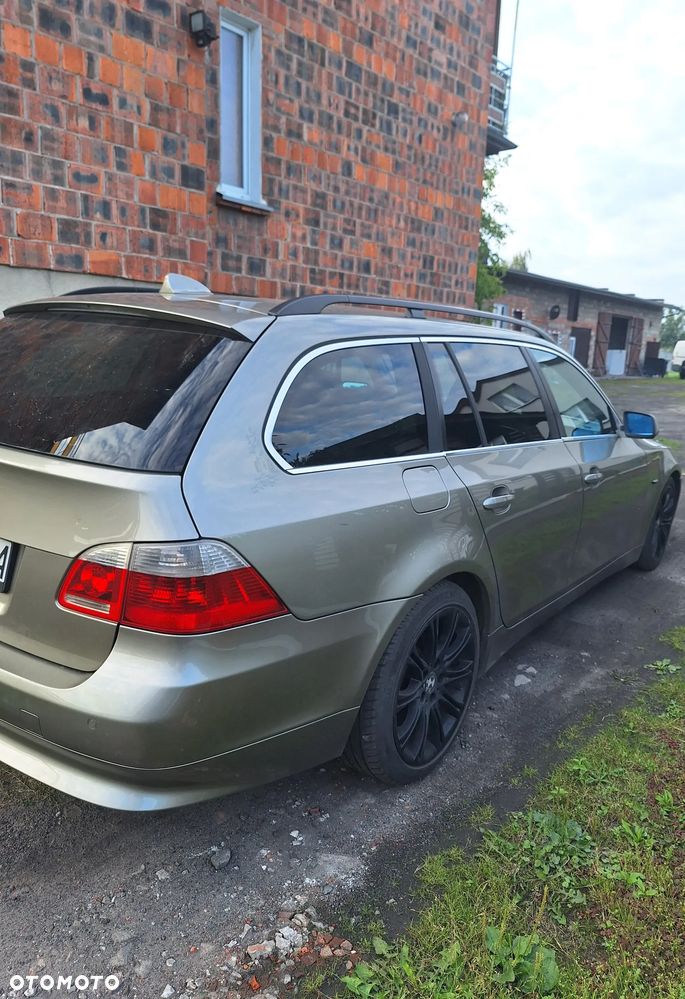 BMW Seria 5 525d - 5