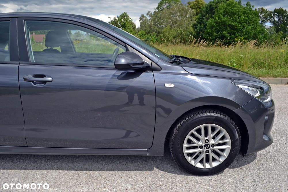 Kia Rio - 11