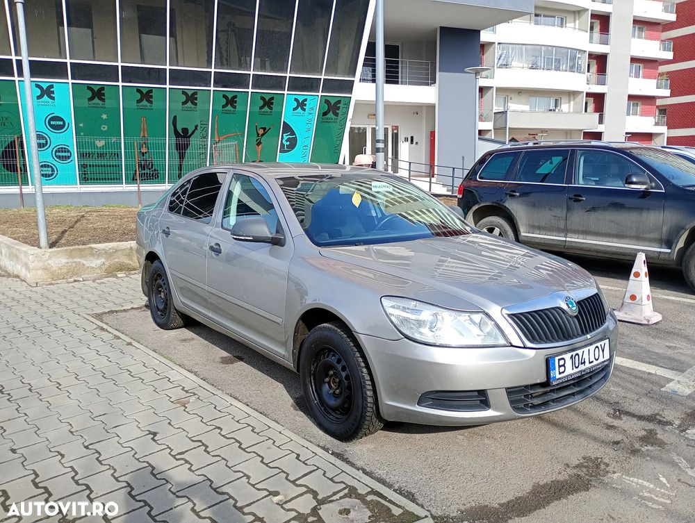 Skoda Octavia 1.6 MPI Ambiente - 1