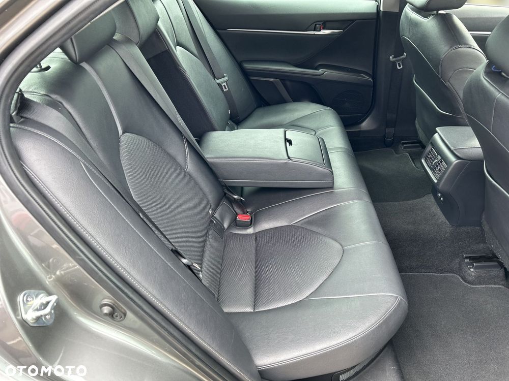 Toyota Camry 2.5 Hybrid Executive CVT - 19