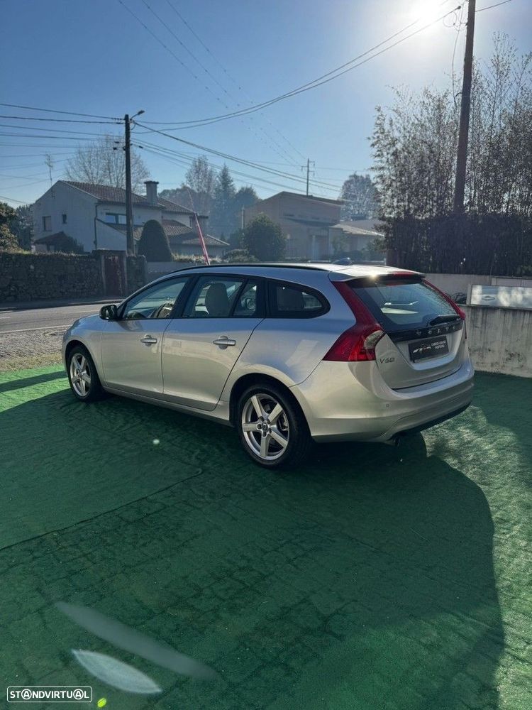 Volvo V60 1.6 D2 Drive Summum Start/Stop — fotografia 7