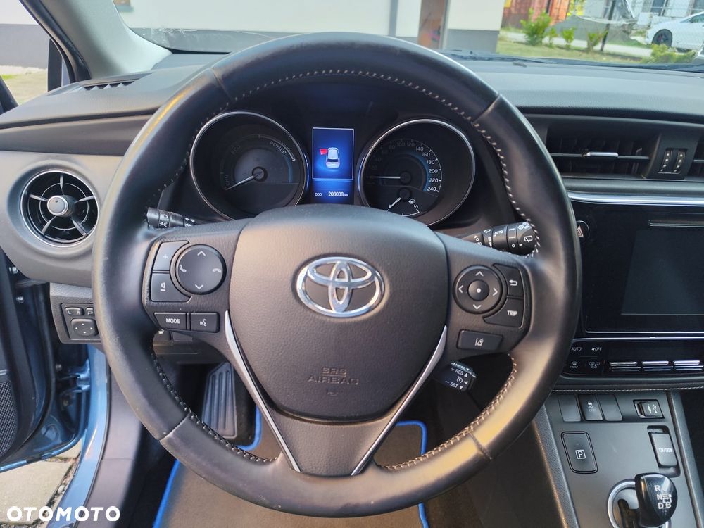 Toyota Auris 1.8 HSD Luna - 20