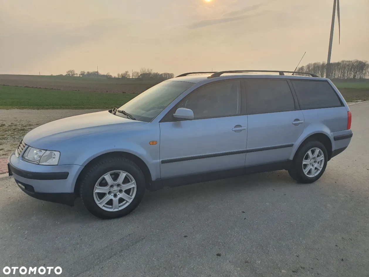 Volkswagen Passat 1.8 Comfortline - 28